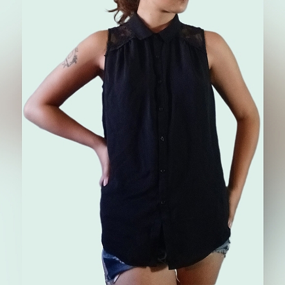 Black Mesh Lace No-Sleeve Blouse - Picture 1 of 2